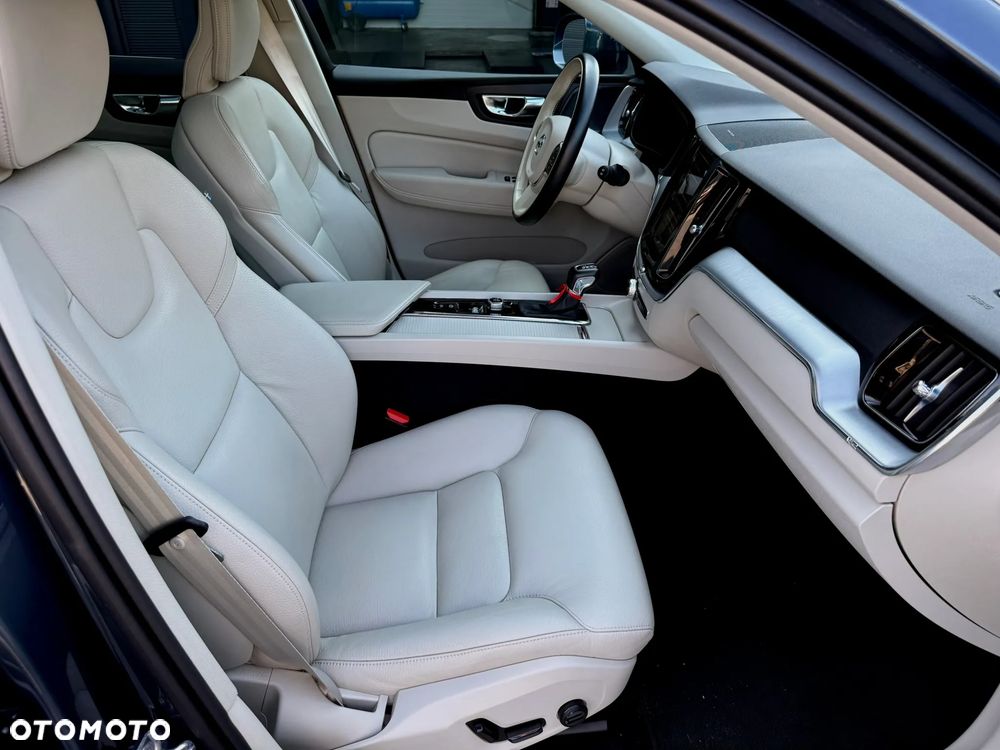 Volvo XC 60 B5 B Momentum - 30