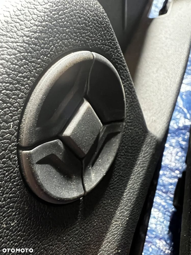 KOMPLET FOTELI FOTELE Q4 SUV ŁADNE - 4