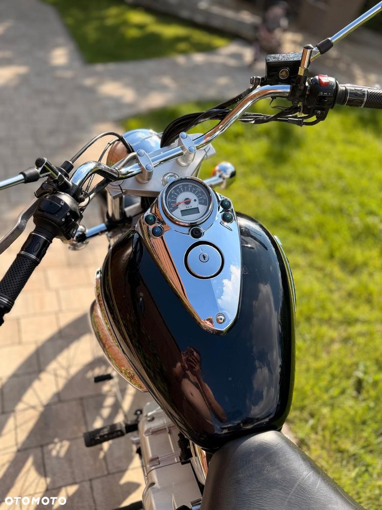 Suzuki Intruder - 6