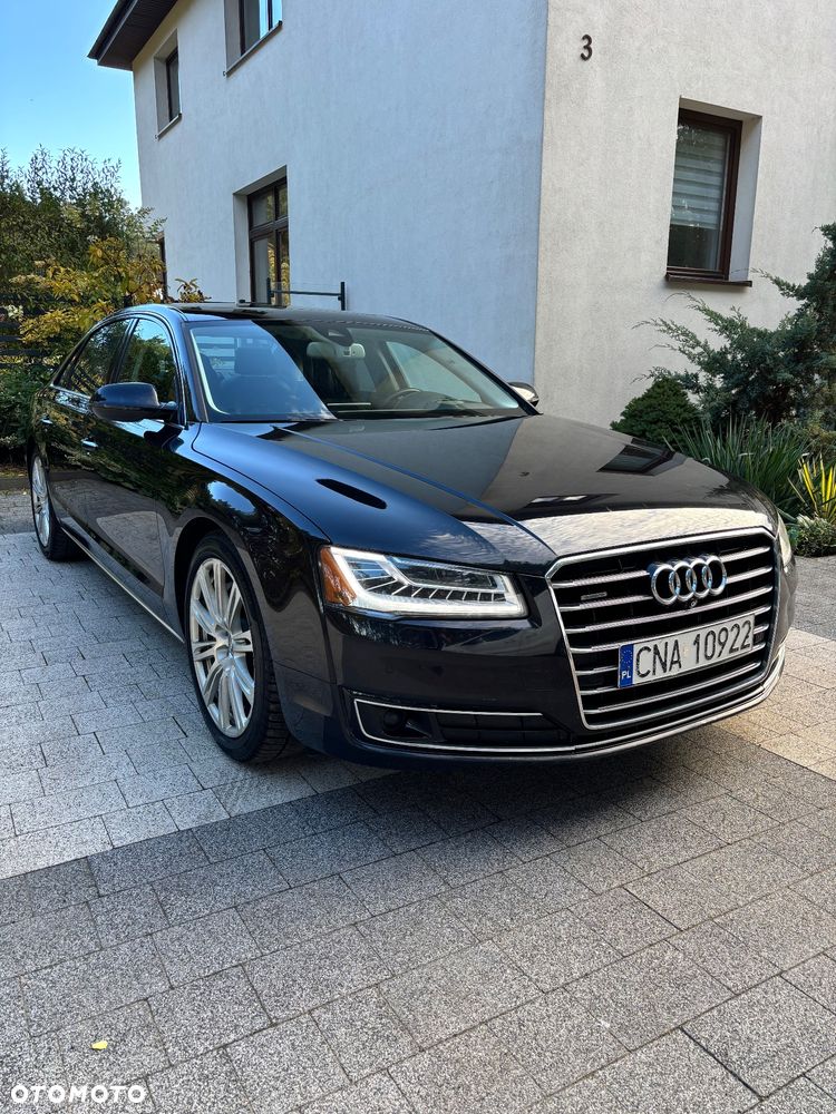Audi A8 2015 photo 2