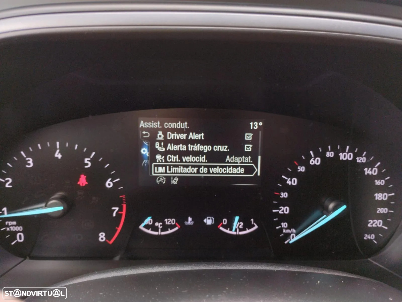 Ford Focus 1.0 EcoBoost MHEV ST-Line - 23