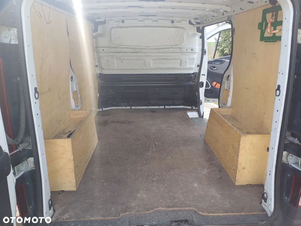 Renault Trafic - 13