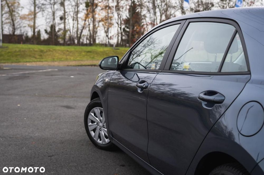 Kia Rio - 11