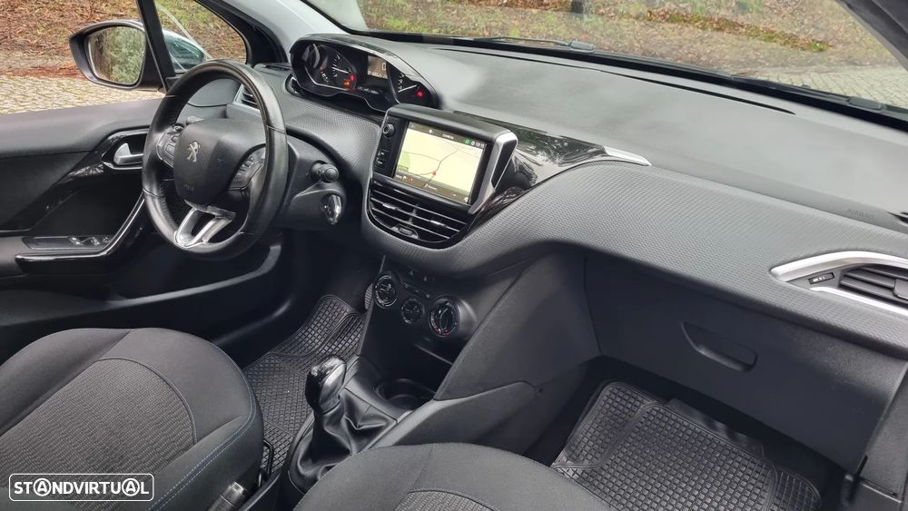 Peugeot 208 1.2 PureTech Signature - 20