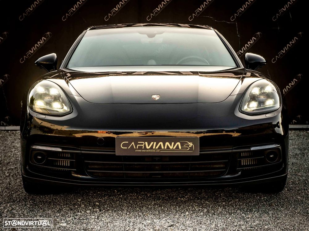 Porsche Panamera - 4
