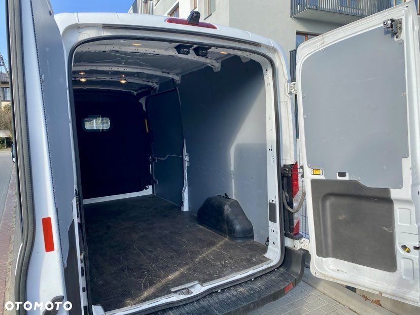 Ford Transit - 13