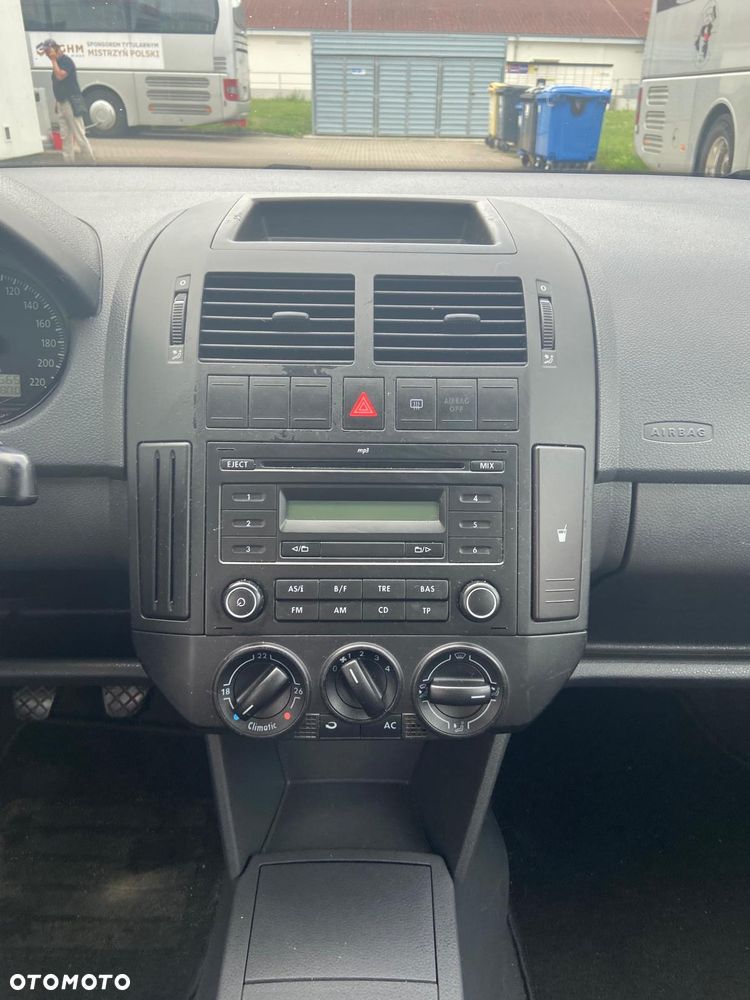 Volkswagen Polo 1.2 12V Comfortline - 12