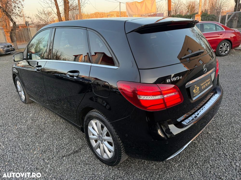 Mercedes-Benz B 180 d 7G-DCT - 18