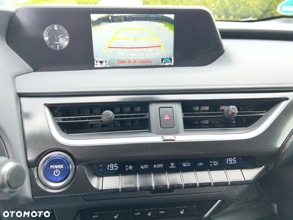 Lexus UX 250h Prestige 2WD - 13