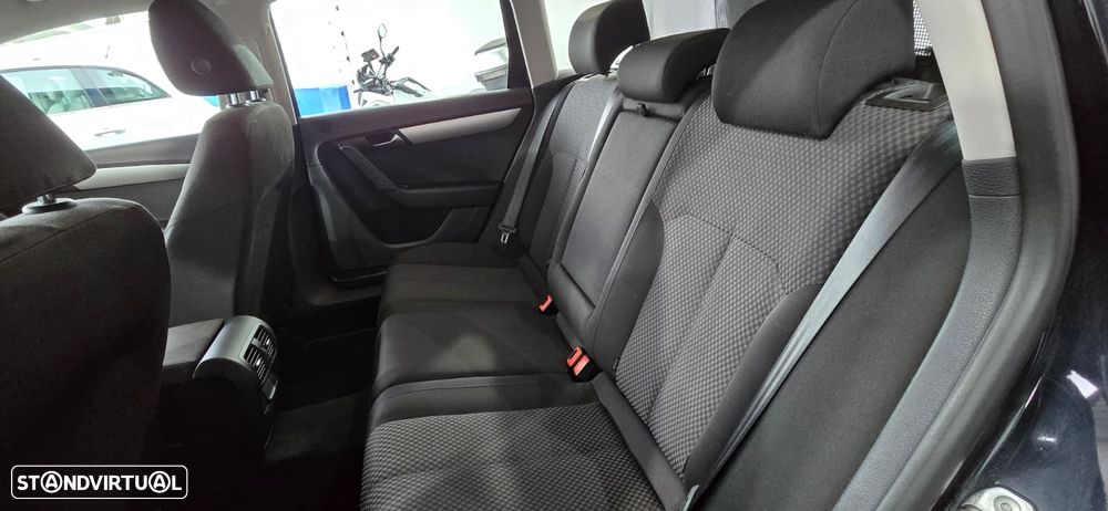 VW Passat Variant 1.6 TDI BlueMotion - 10