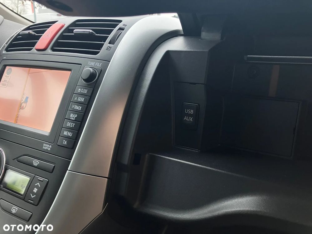 Toyota Auris - 17