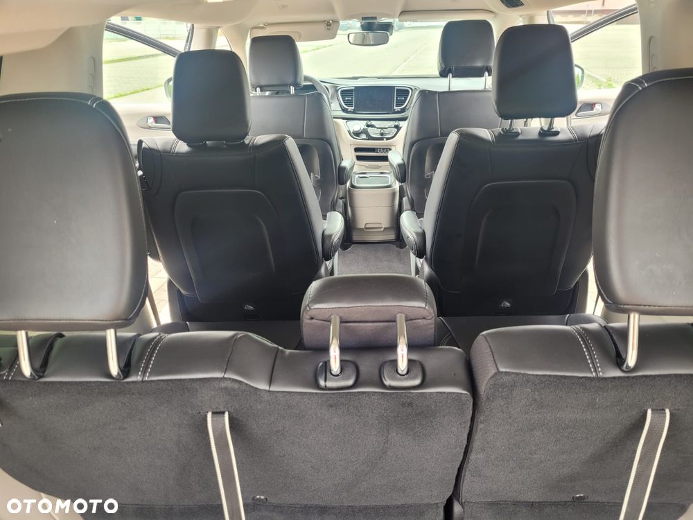 Chrysler Pacifica - 14