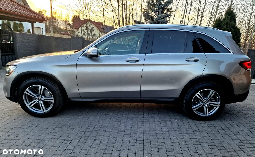 Mercedes-Benz GLC 300 4Matic 9G-TRONIC Exclusive - 22