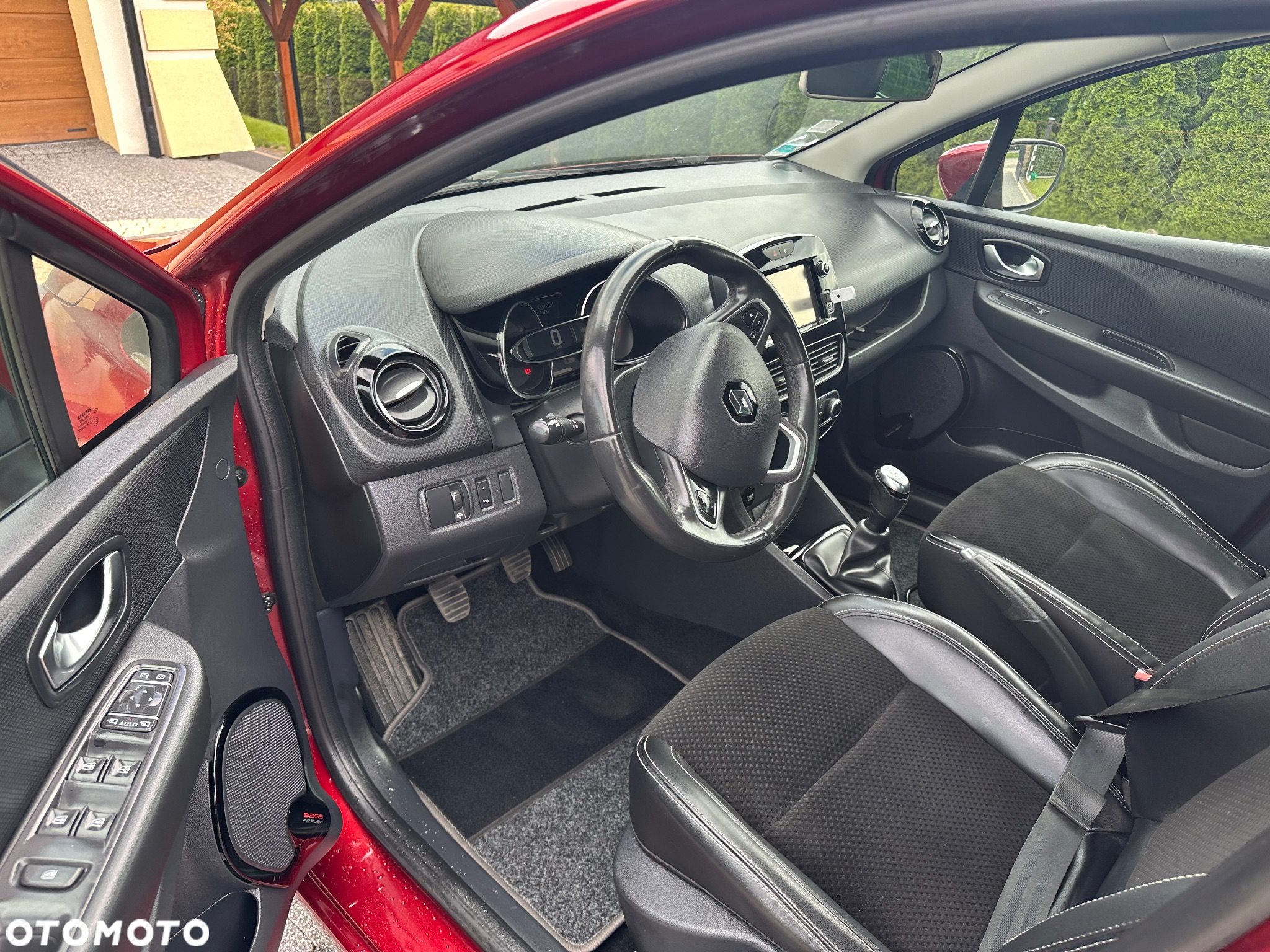 Renault Clio TCe 90 TECHNO - 11