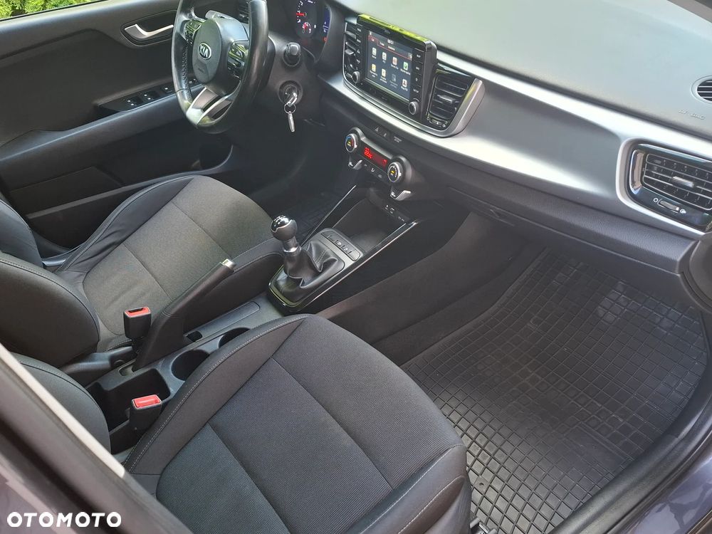 Kia Rio 1.2 L - 8