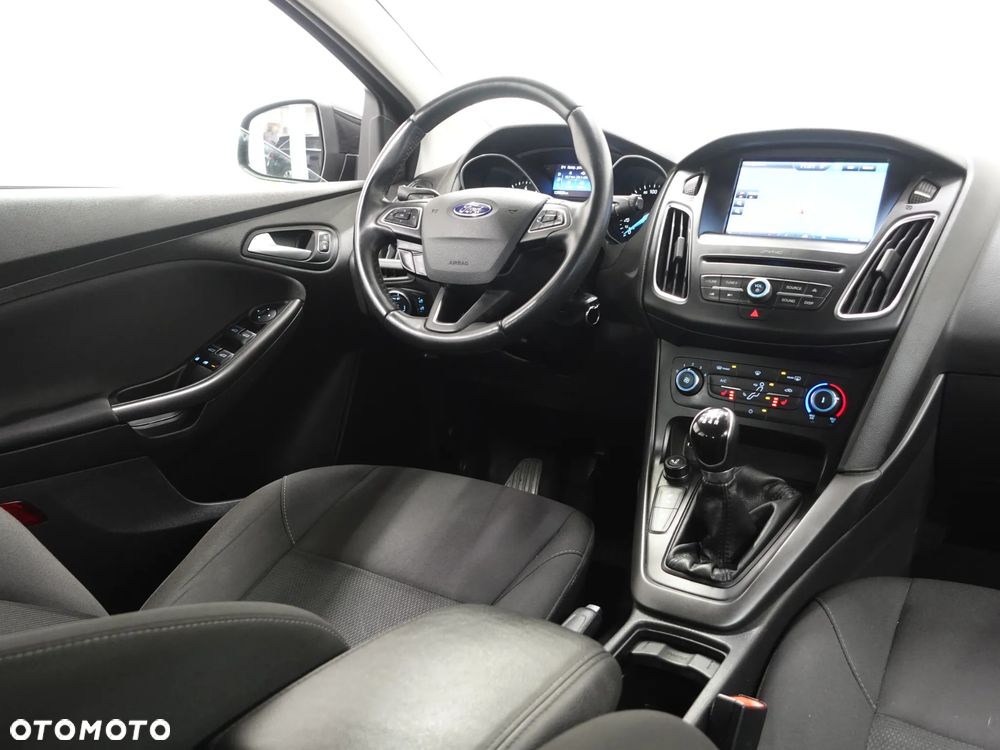 Ford Focus 1.0 EcoBoost 99g Titanium - 32