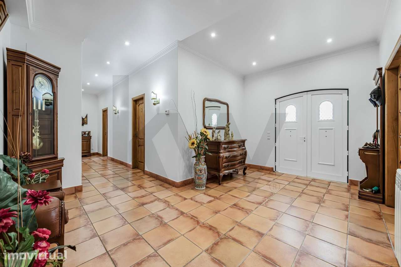 Moradia Isolada T6 | 3.864 m2 de Terreno | Espaço, Exclusividade e Pot - Grande imagem: 3/28