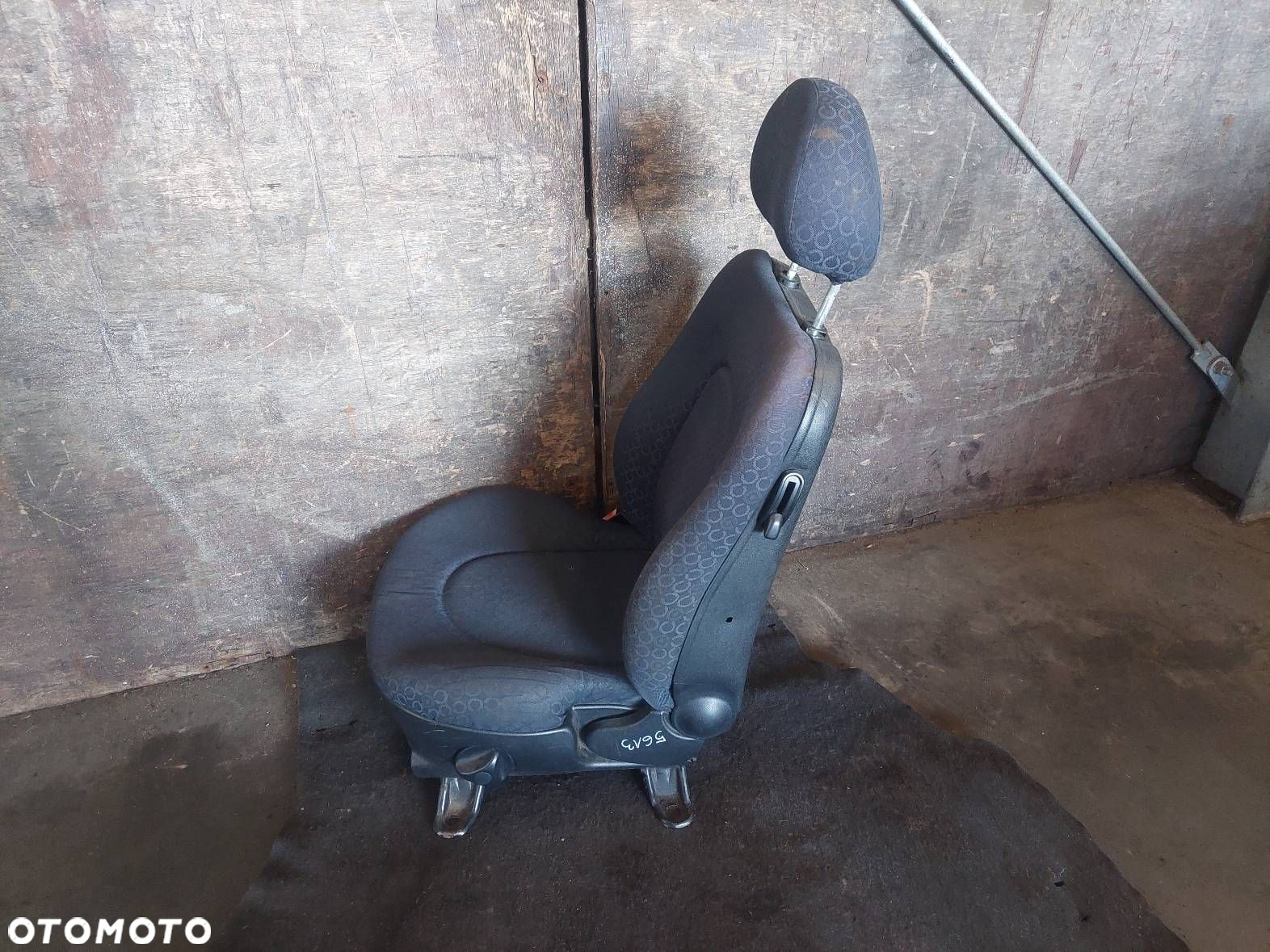FOTEL LEWY PRZÓD FORD KA MK1 HB 3D - 4