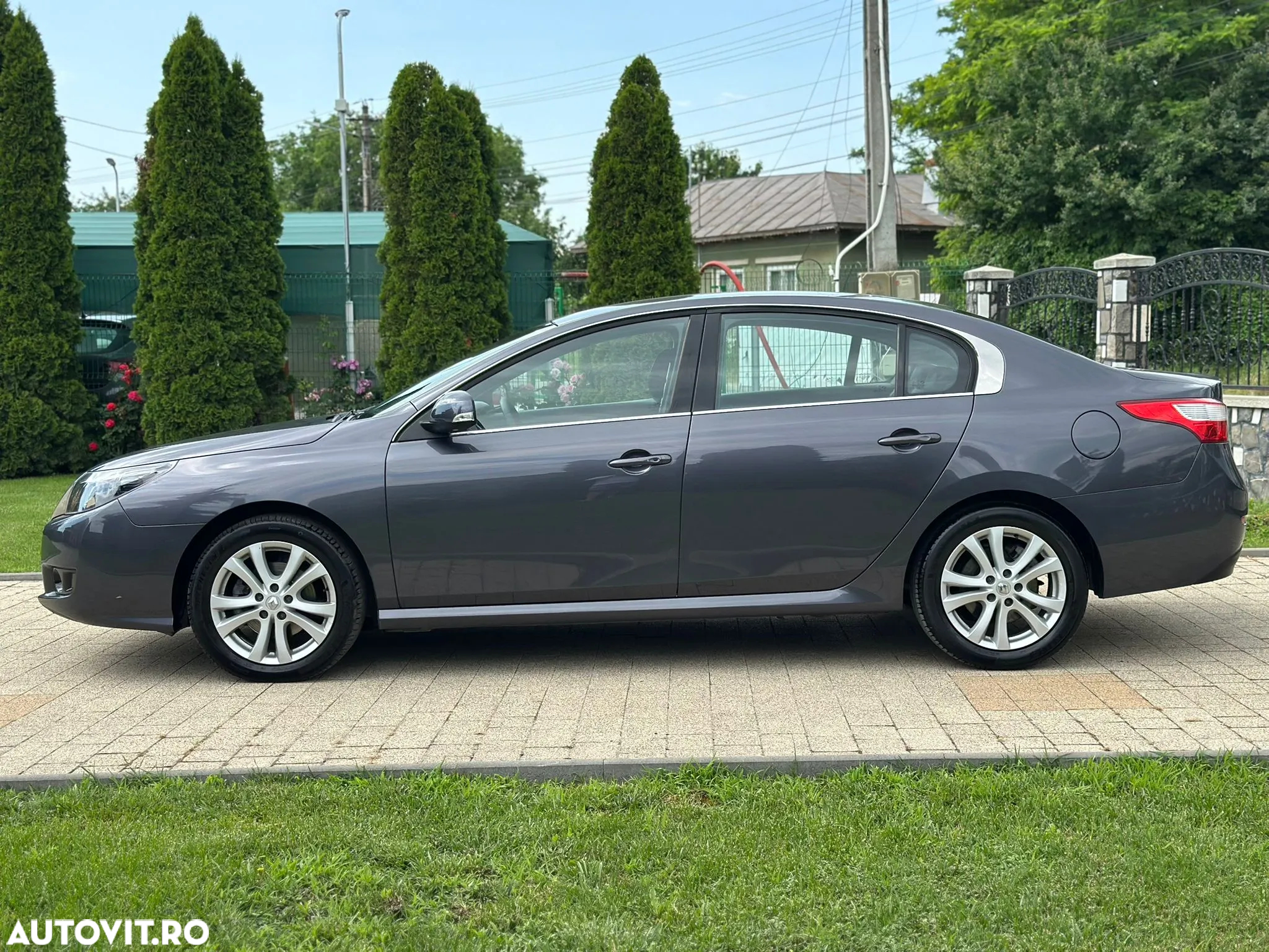 Renault Latitude 2.0 dCi Luxury - 21