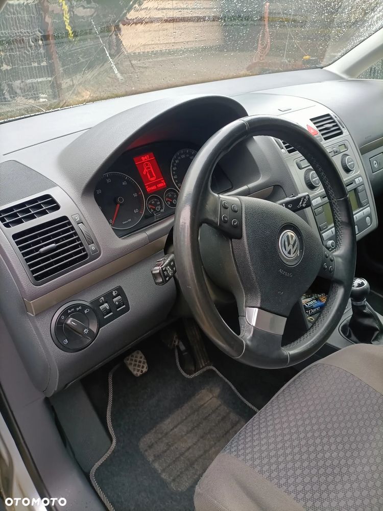 Volkswagen Touran 1.9 TDI DPF Conceptline - 5