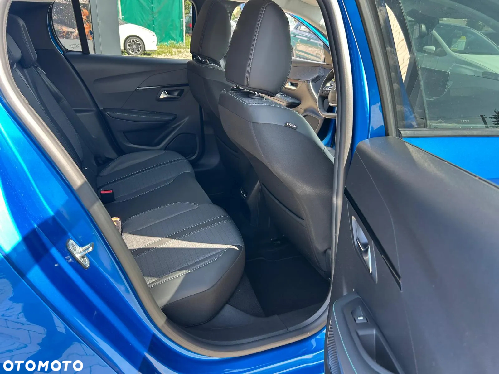 Peugeot 208 PureTech 100 Allure - 21