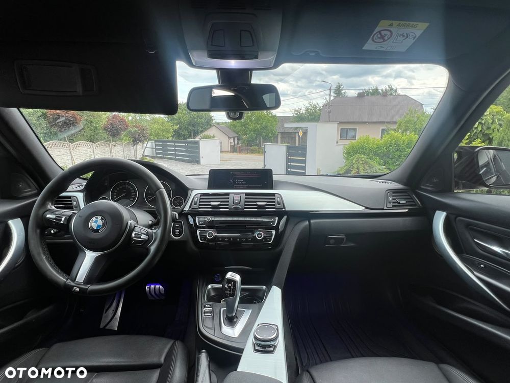 BMW Seria 3 320i xDrive M Sport - 12