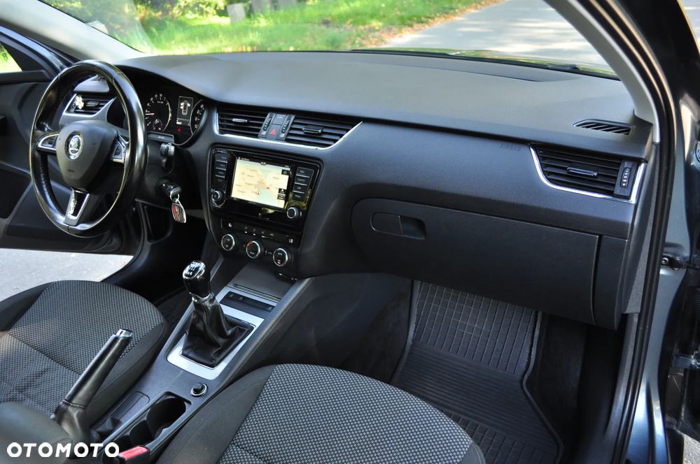 Skoda Octavia 1.6 TDI 4x4 Edition - 12