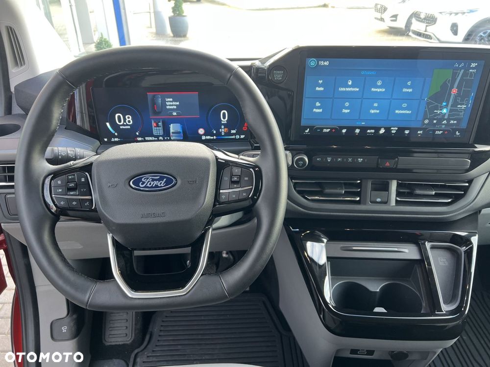 Ford Tourneo Custom - 13