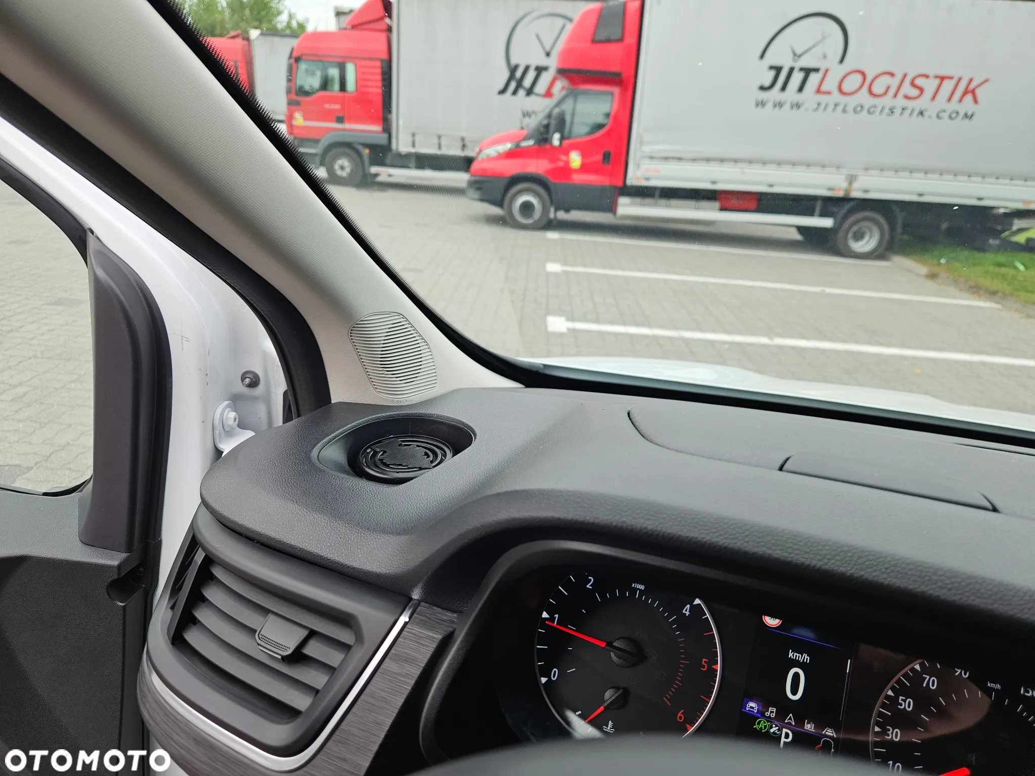 Renault Trafic - 26