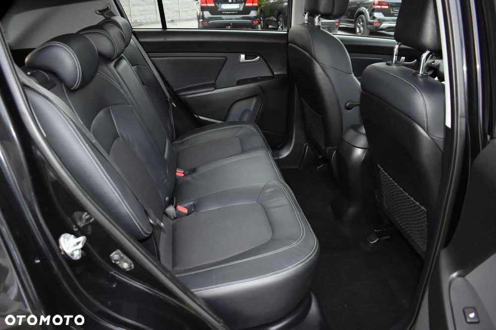 Kia Sportage 2.0 CRDI 4WD Automatik Vision - 38