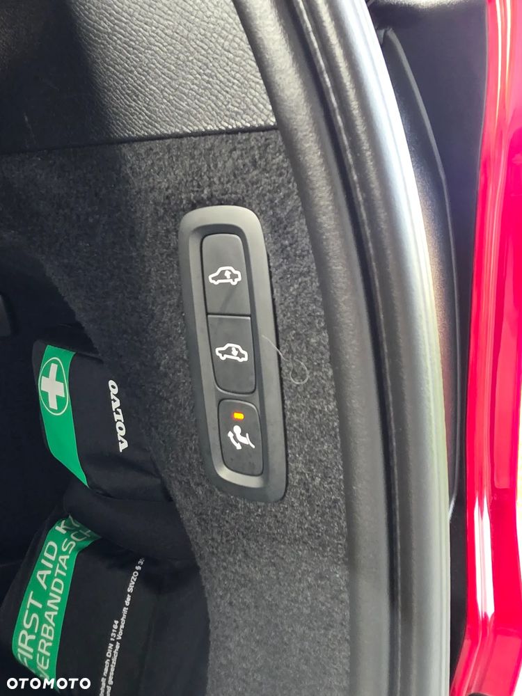 Volvo XC 90 AWD T8 Twin Engine Geartronic RDesign - 31