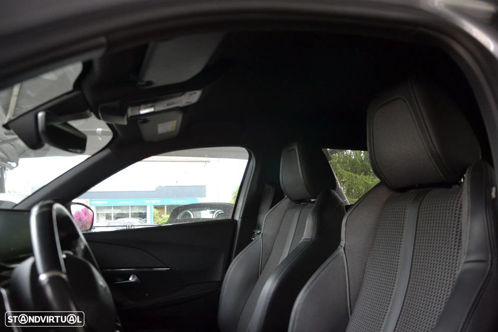 Peugeot 2008 1.2 PureTech GT EAT8 - 8