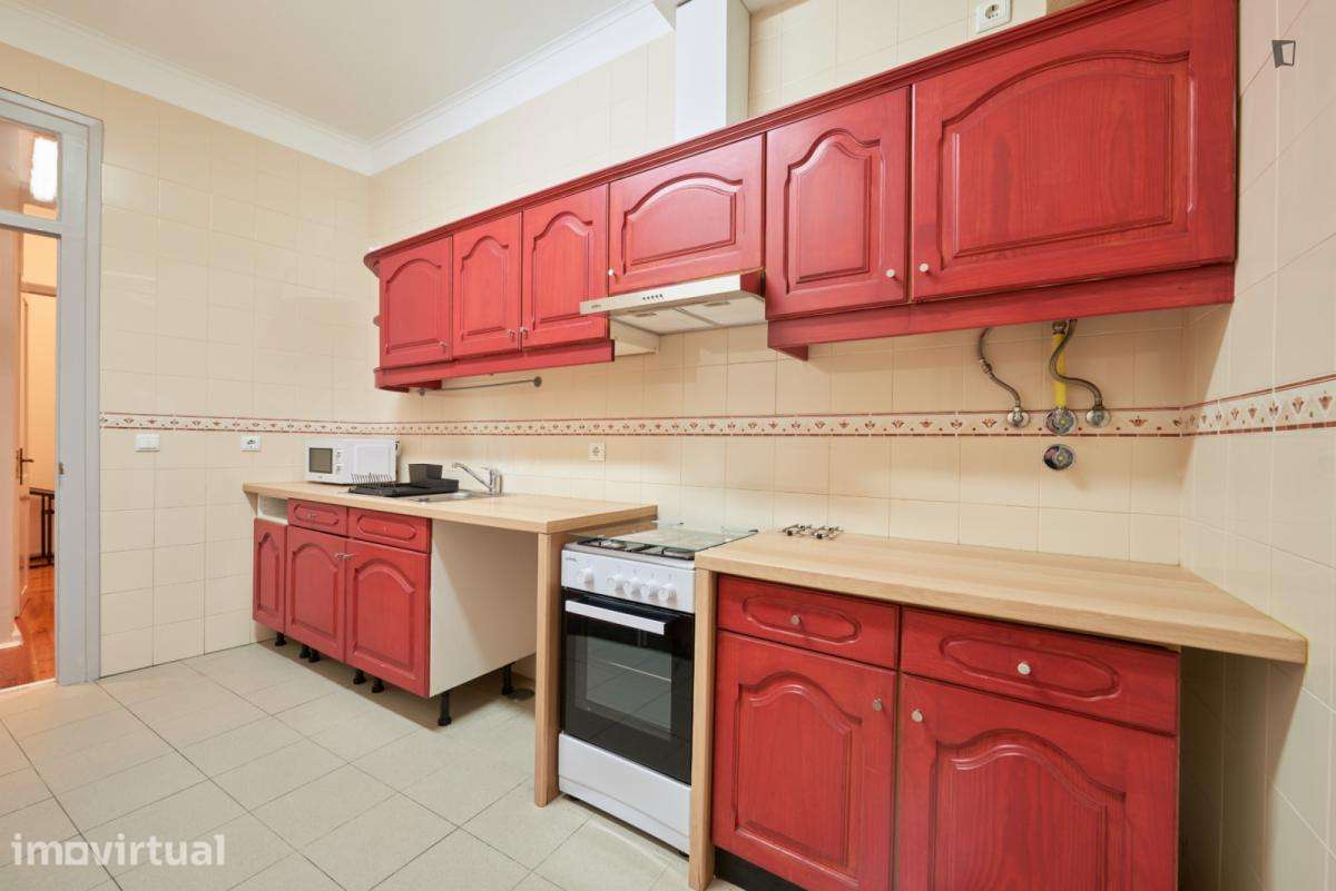 Quarto - localizado em Penha Lisbon - Grande imagem: 5/39