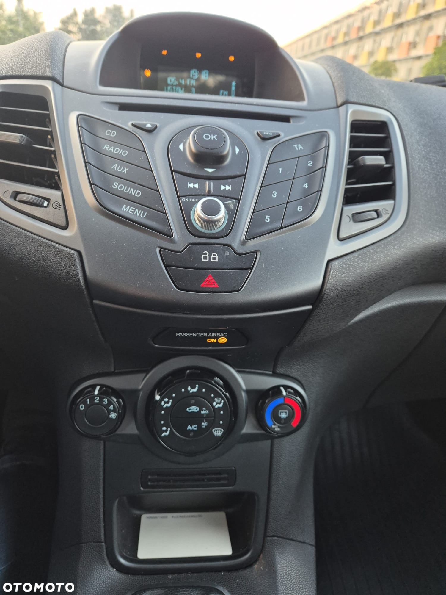 Ford Fiesta 1.4 Trend - 13