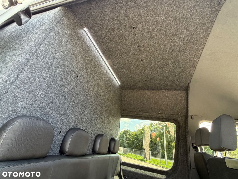 Mercedes-Benz Sprinter - 26