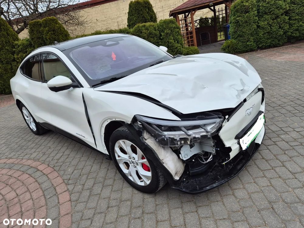 Ford Mustang Mach-E - 16