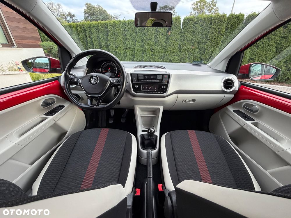 Volkswagen up! street - 25