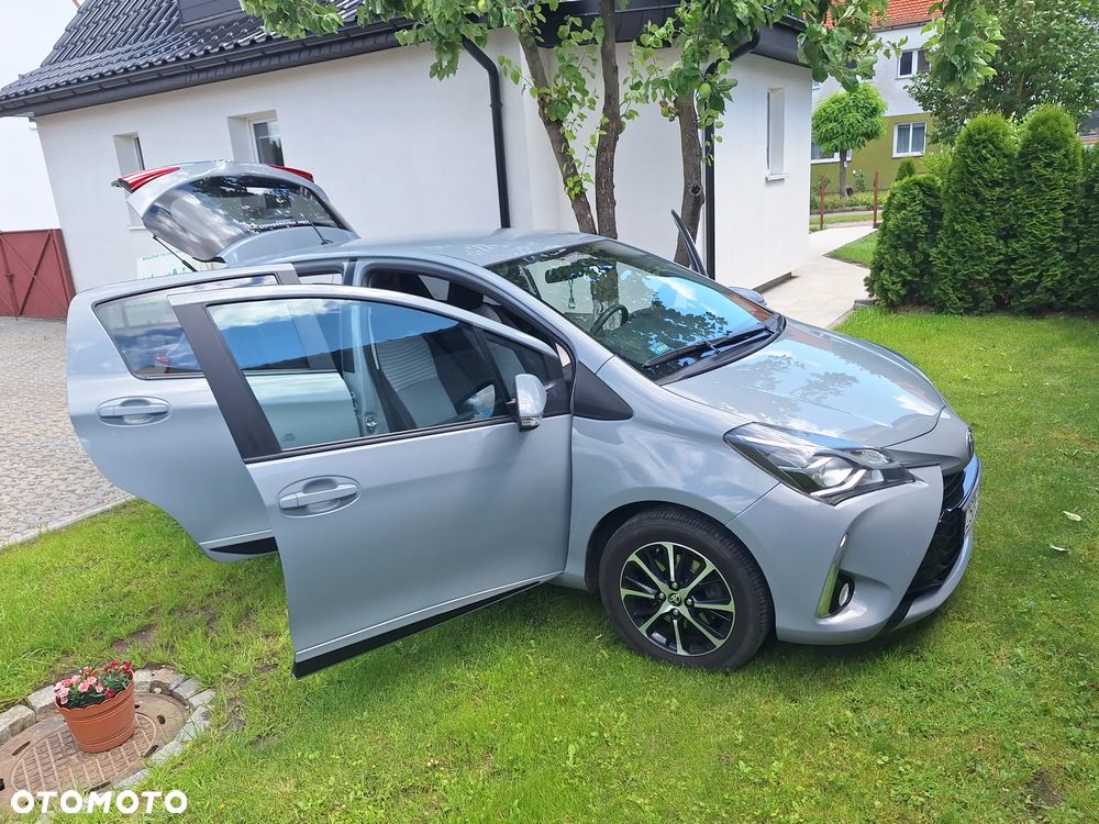 Toyota Yaris 1.5 Premium - 8