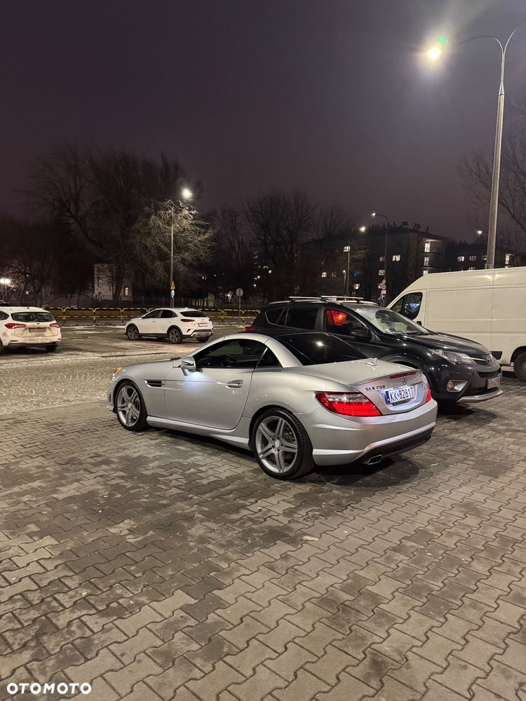 Mercedes-Benz SLK 250 CGI - 30