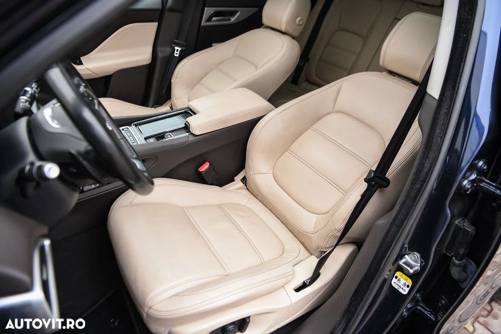 Jaguar F-Pace 25t AWD Portfolio - 20