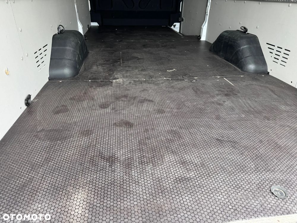 Ford Transit - 11