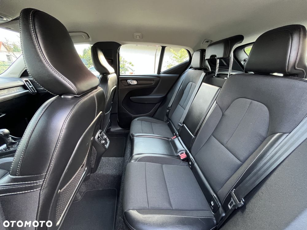 Volvo XC 40 T3 Momentum Pro - 9
