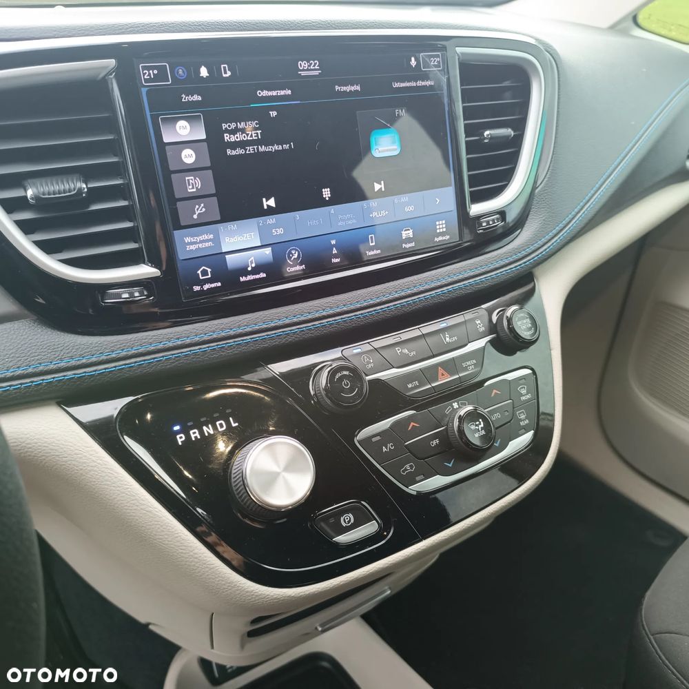 Chrysler Pacifica - 12