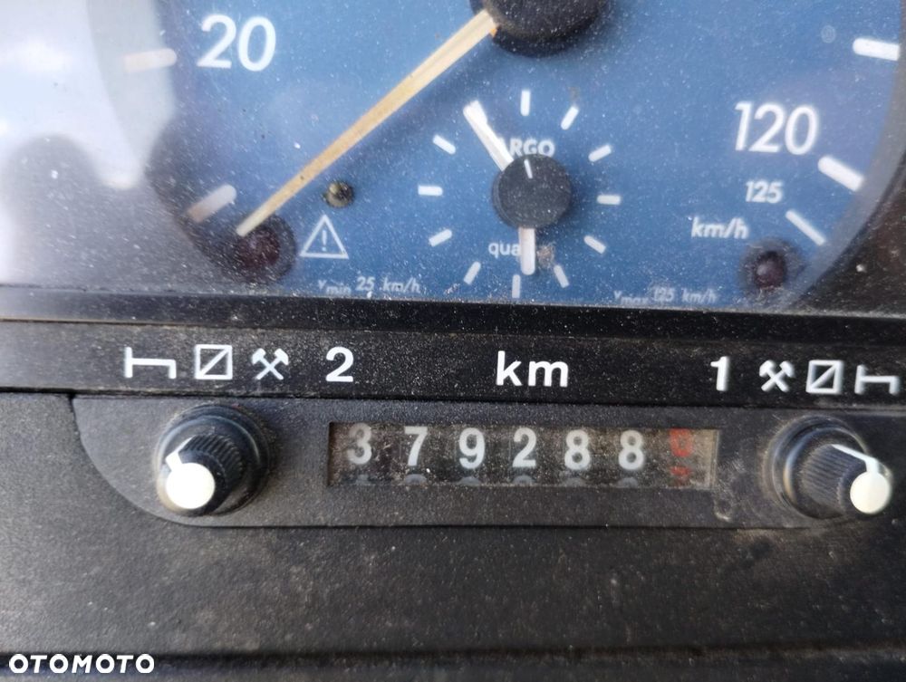 Mercedes-Benz 1323 - 8