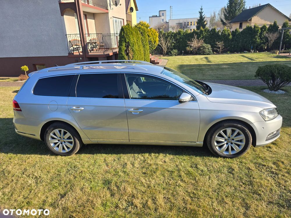 Volkswagen Passat 2.0 TDI BlueMotion Technology Exclusive - 9