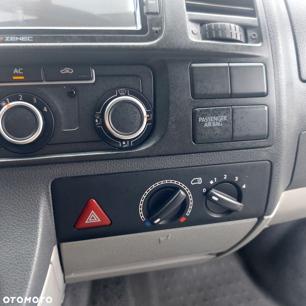Volkswagen Caravelle - 20