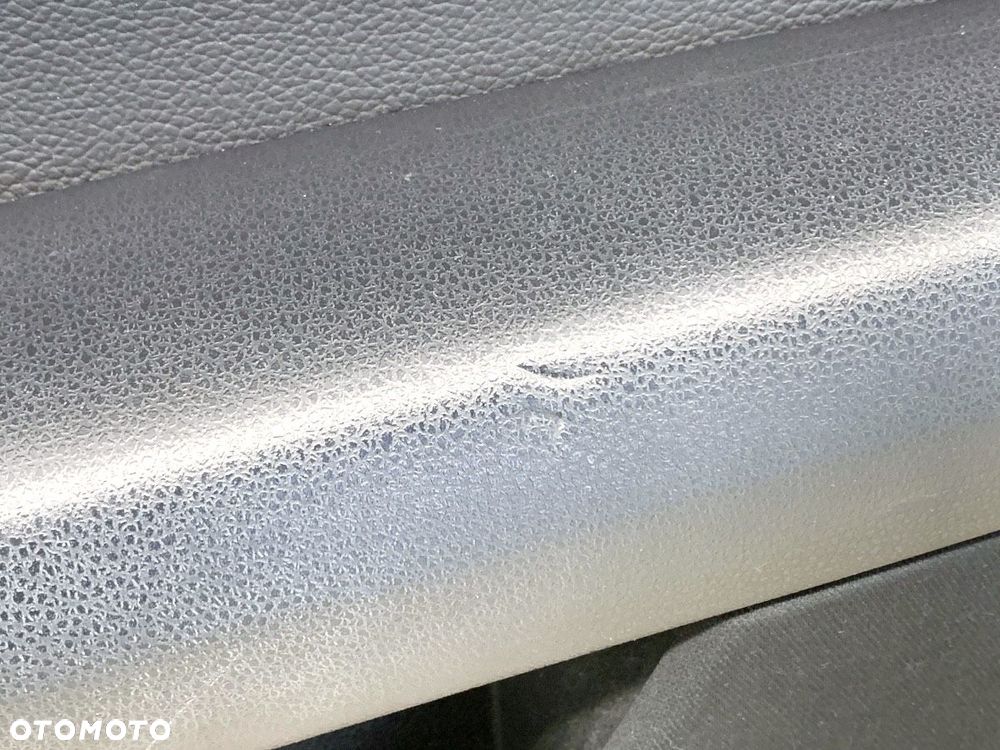 BOCZEK DRZWI PRAWY PRZÓD  MERCEDES-BENZ KLASA C T-Model (S204) 2007 - 2014 C 220 CDI (204.208) 125 - 3