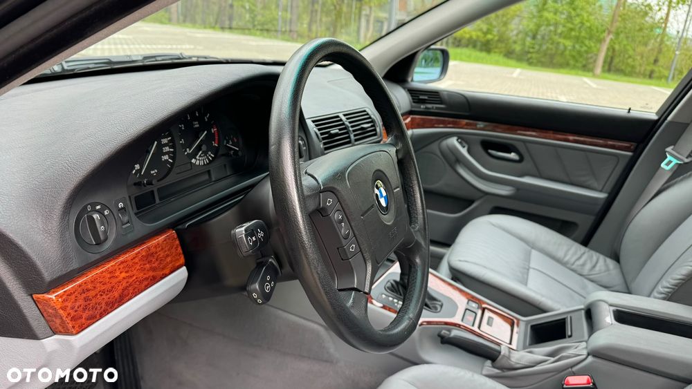 BMW Seria 5 - 12
