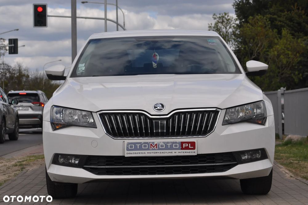 Skoda Superb 2.0 TDI Premium Edition - 8