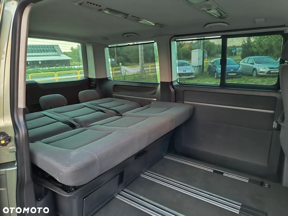 Volkswagen Multivan - 20